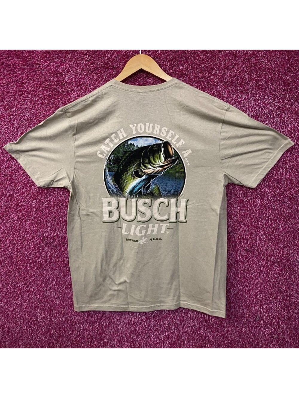 Brew City Busch Light "Catch Yourself A..." Graphic T-Shirt Large